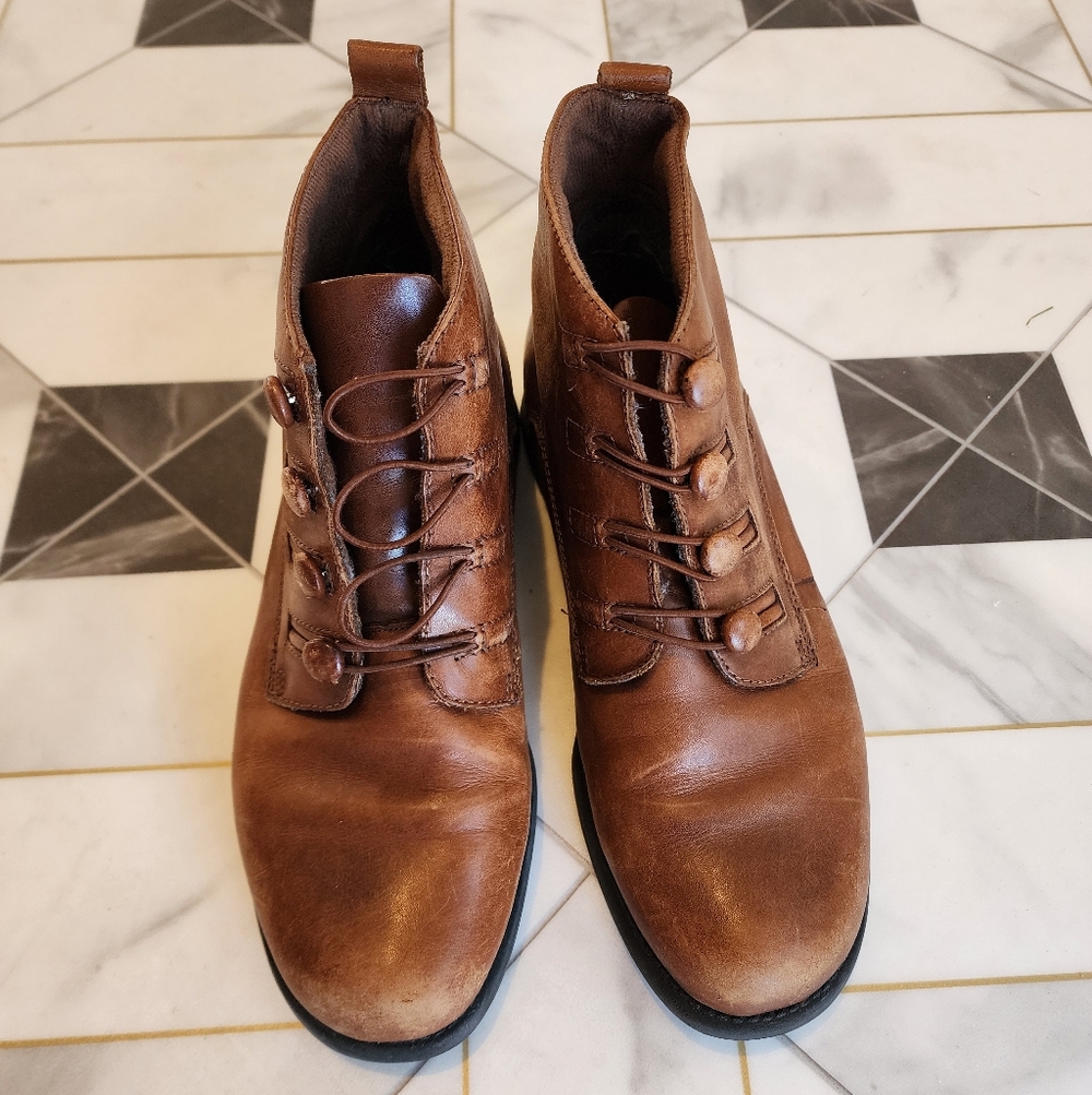 Earth Shoe Women's Brown Leather Boots